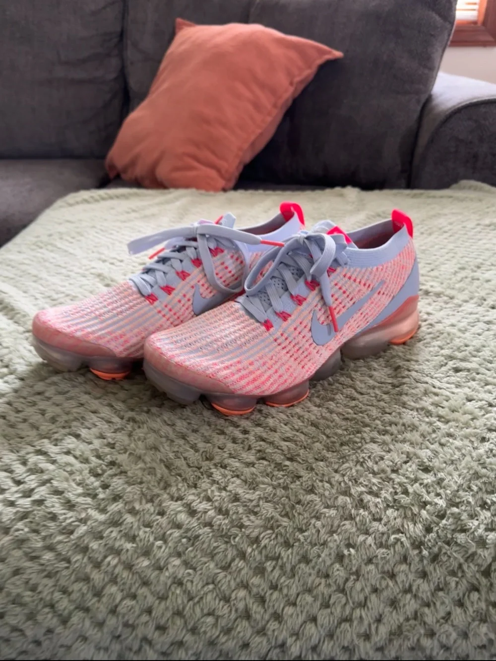 Nike Women’s Air Vapor Max Size 9.5 !!!
